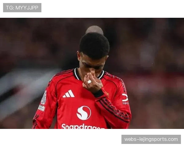 曼联十人作战难挽败局 利马红牌成主场负利兹联转折点